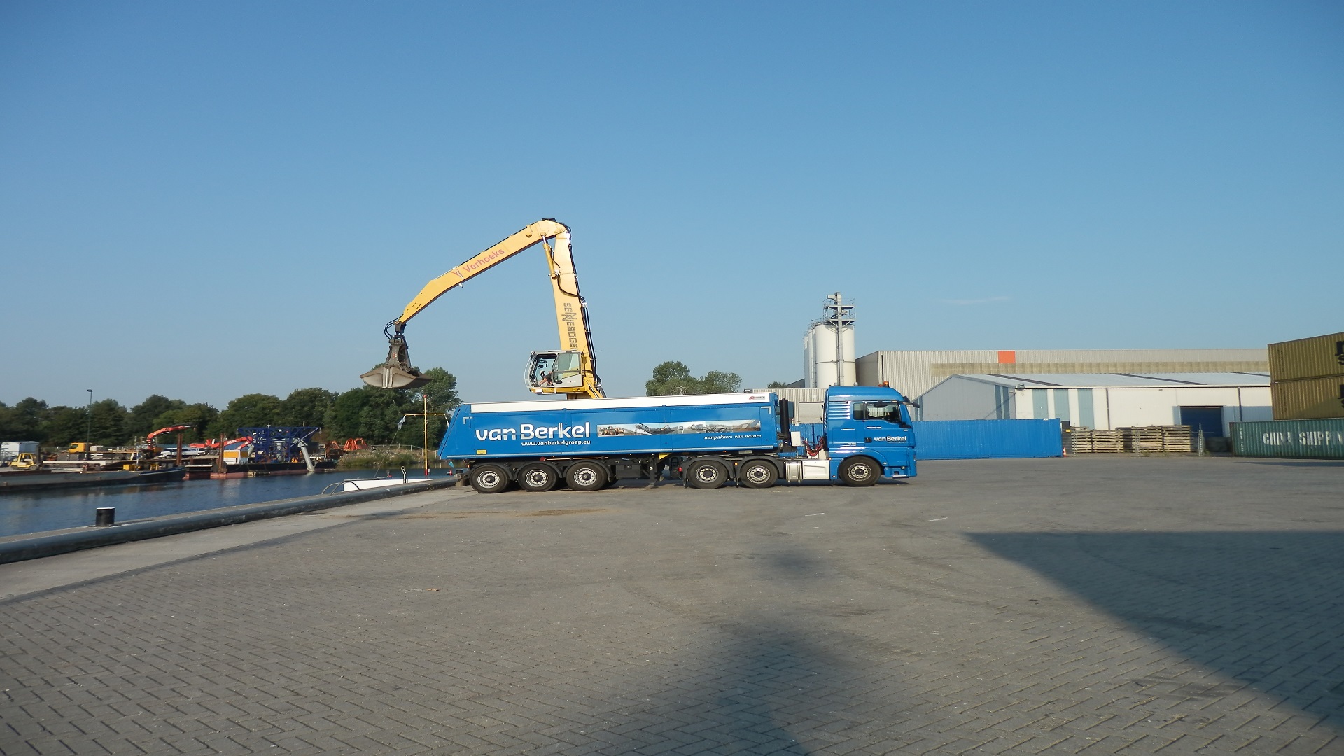 Overslag bulkgoederen Inland Terminal Cuijk